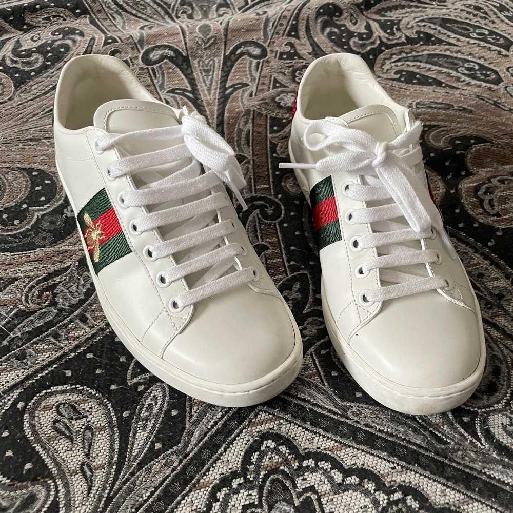 Womens Gucci sneakers